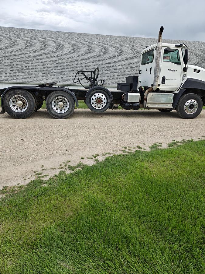 Used 2014 Caterpillar CT660S Commercial Truck