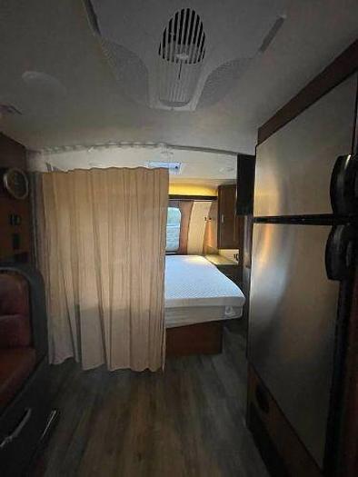 Used 2020 Lance Travel Trailer 1995