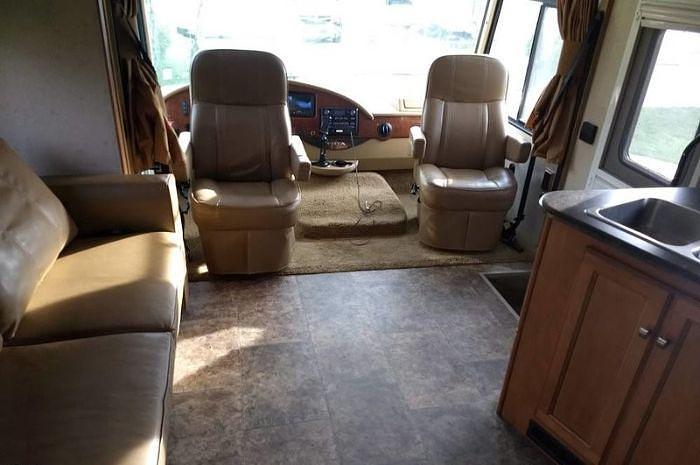 Used 2013 Winnebago Vista 35B
