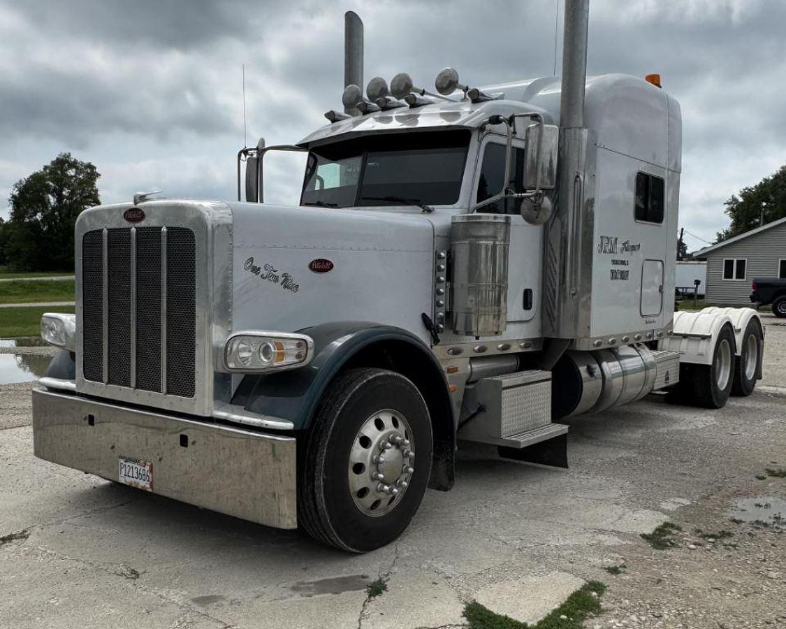Used 2019 PETERBILT 389 Conventional Sleeper Semi
