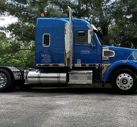 Used 2022 Freightliner Coronado 122 SD