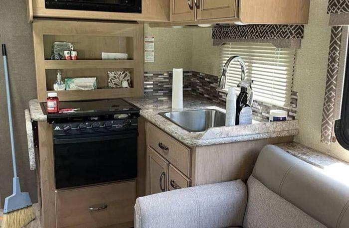 Used 2018 Thor Chateau