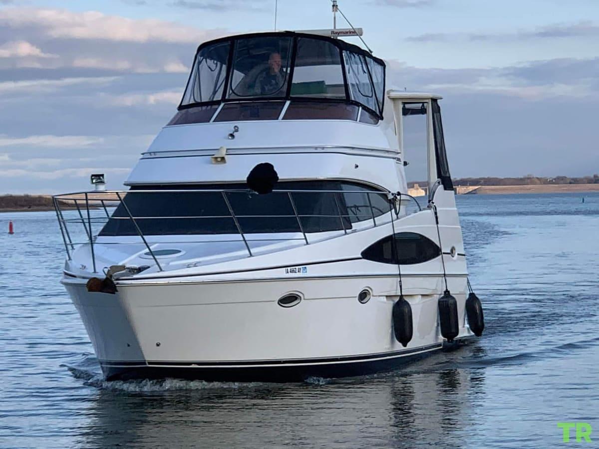 Used 2002 Carver 346 Motor Yacht