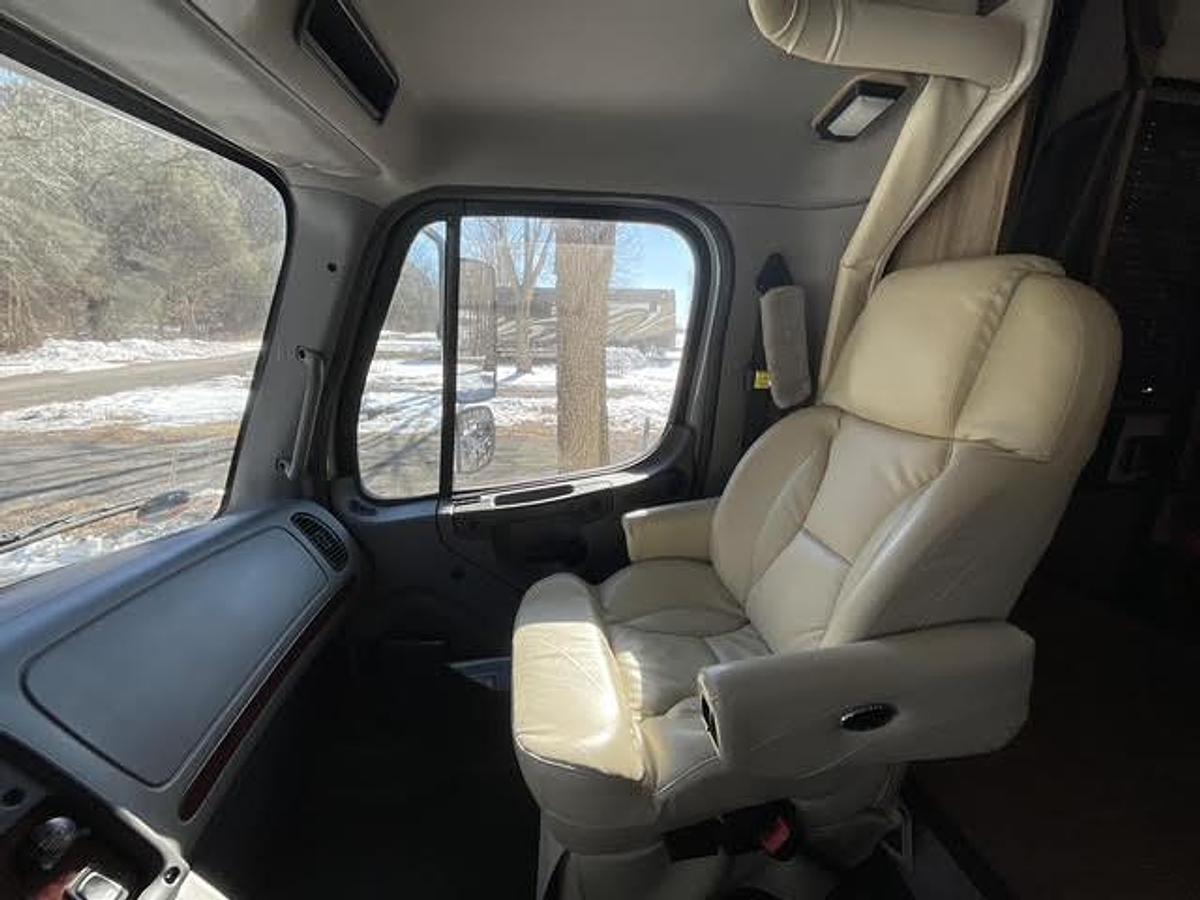 Used 2018 Jayco Seneca 37FS