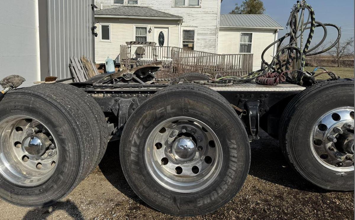 Used 2011 Western Star 4900 Day Cab