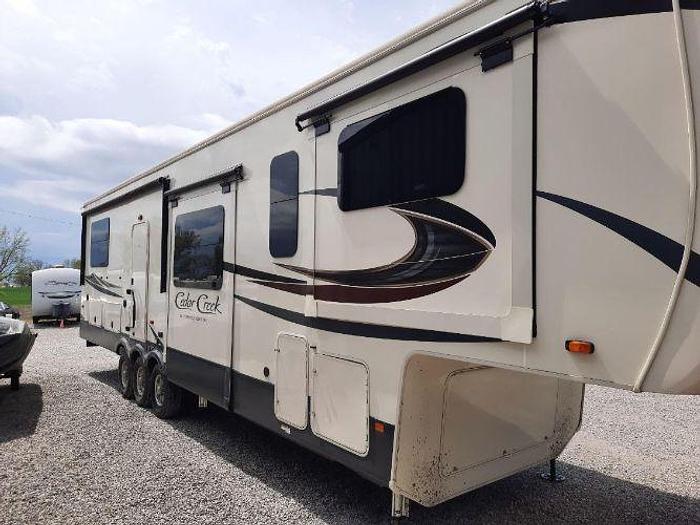 Used 2020 Forest River Cedar Creek Silverback 37RTH