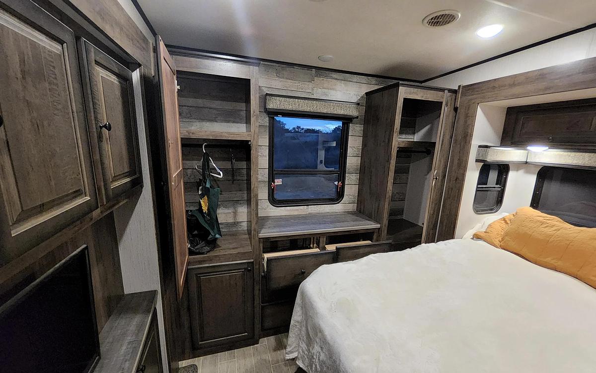 Used 2020 Heartland Bighorn Traveler 38FL Fifth Wheel