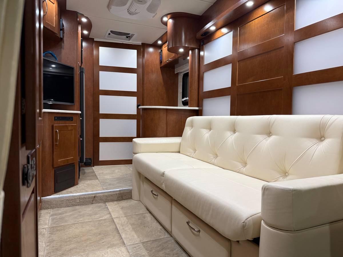 Used 2016 Pleasure-Way Plateau