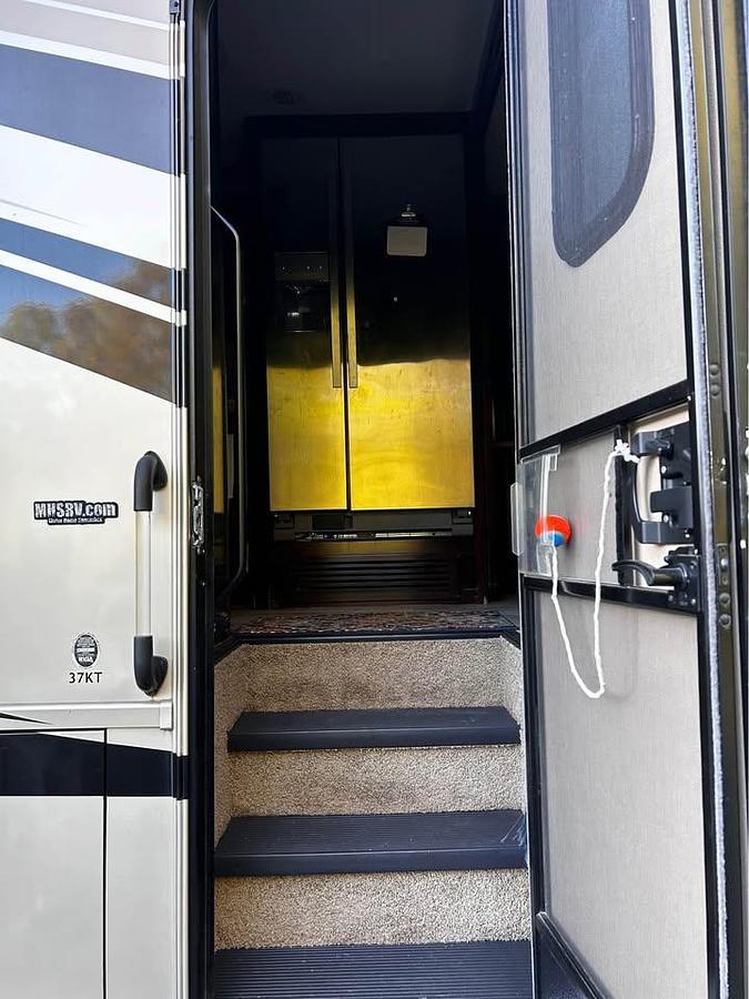 Used 2016 Thor Motor Coach 37KT