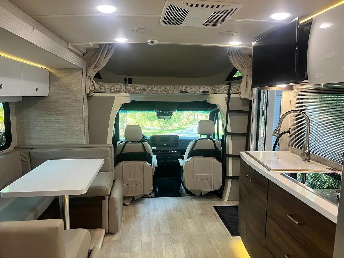 Used 2020 Winnebago View 24J