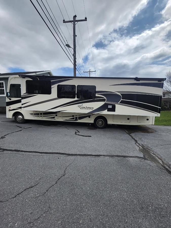 Used 2021 Coachmen Mirada 32SS