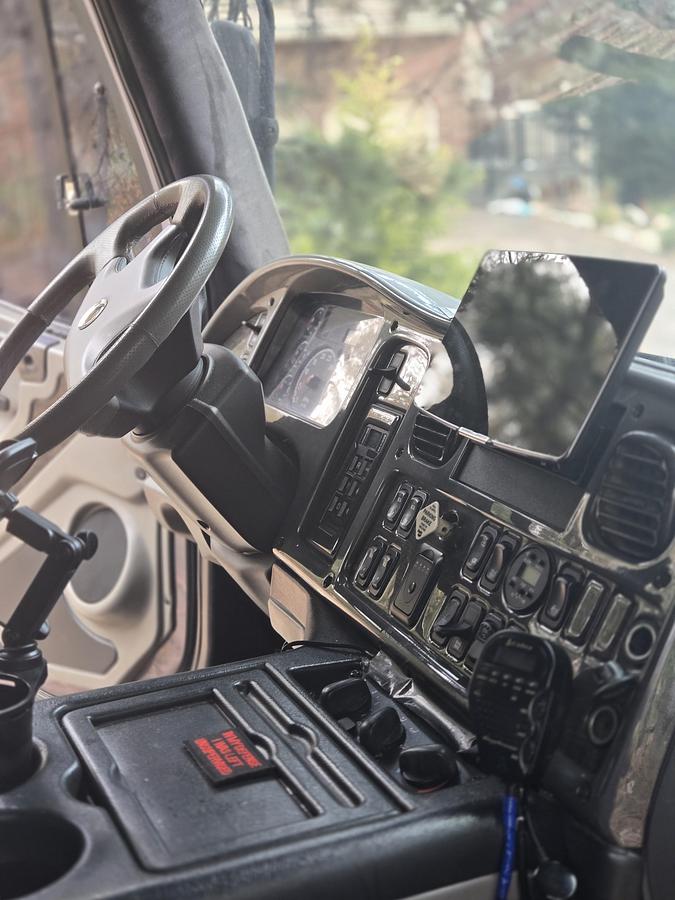 Used 2007 Freightliner M2 106