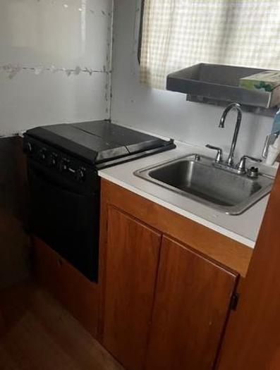 Used 2005 Silverado 4 Horse Trailer with Living Quarters & 1999 International L26 Western Hauler