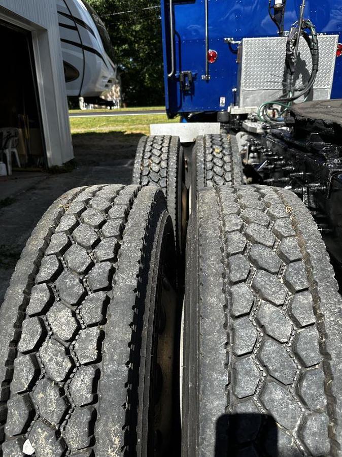 Used 2023 PETERBILT 389 Conventional Sleeper Semi