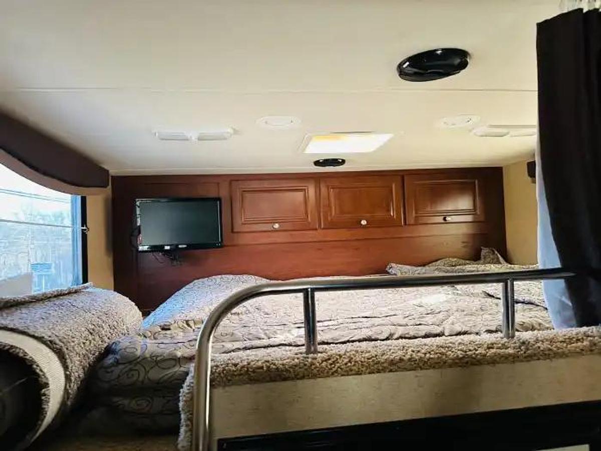 Used 2014 Thor Motorcoach Outlaw 37LS