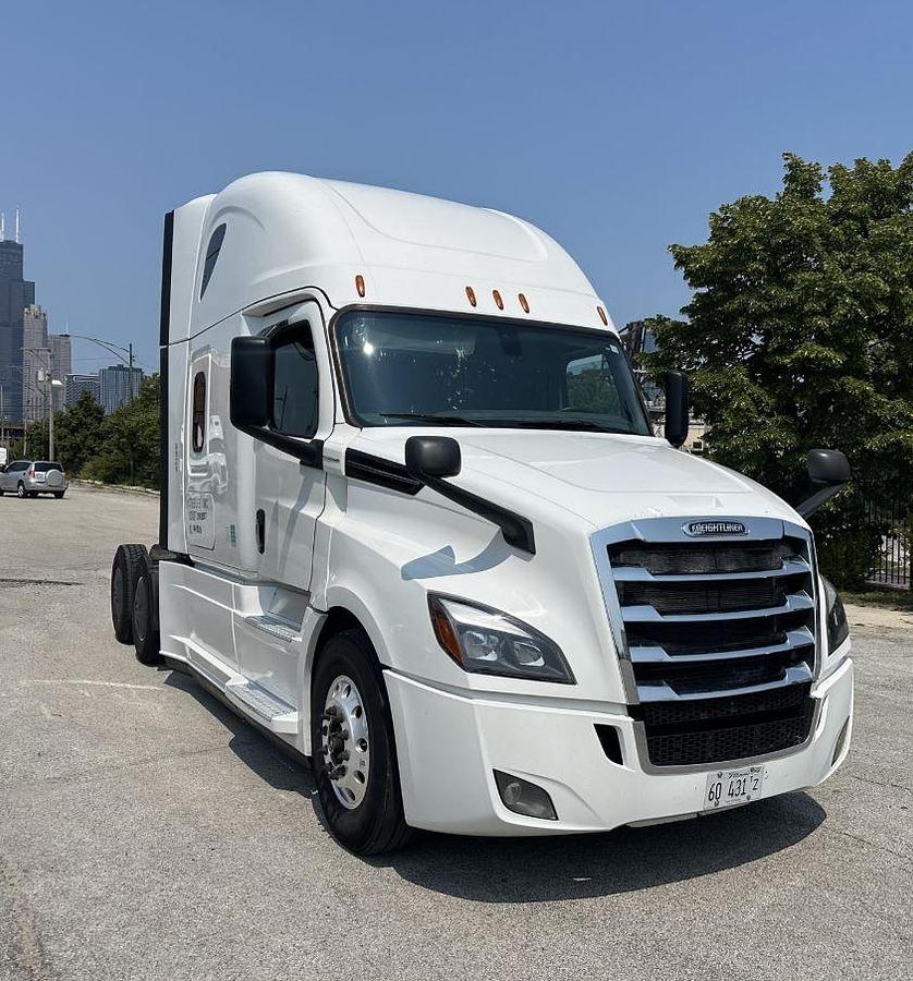Used 2019 Freightliner Cascadia 126