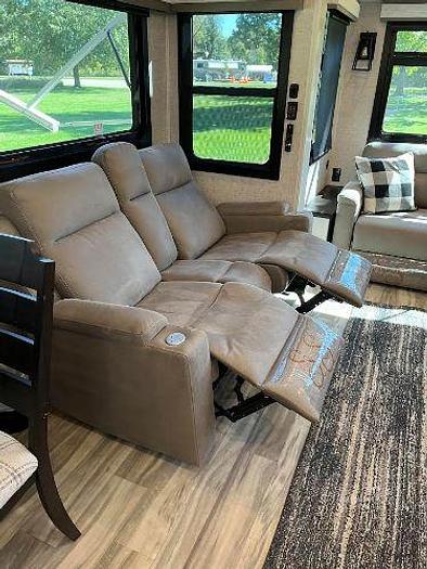 Used 2024 Jayco Pinnacle 36KPTS