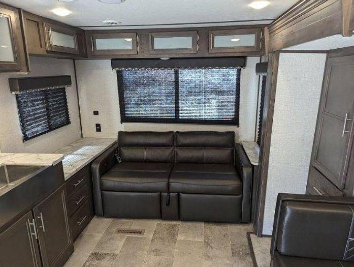 Used 2021 Dutchmen Coleman Light 2515RL