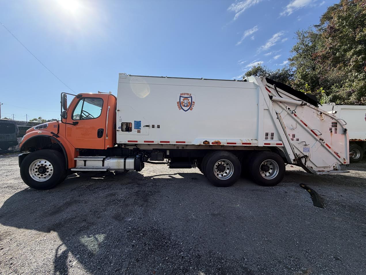 Used 2016 Freightliner 25 Yd Leach Garbage Truck