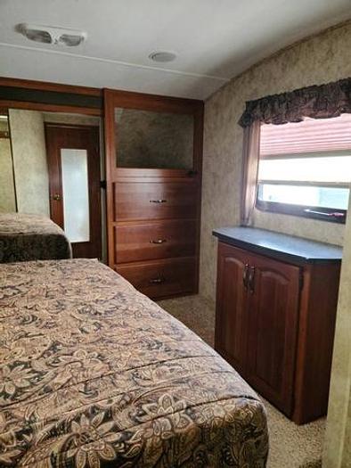 Used 2012 Keystone Cougar 327RES