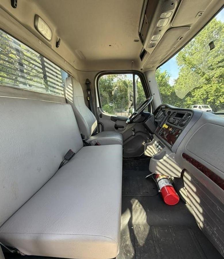 Used 2019 Freightliner Business Class M2 106