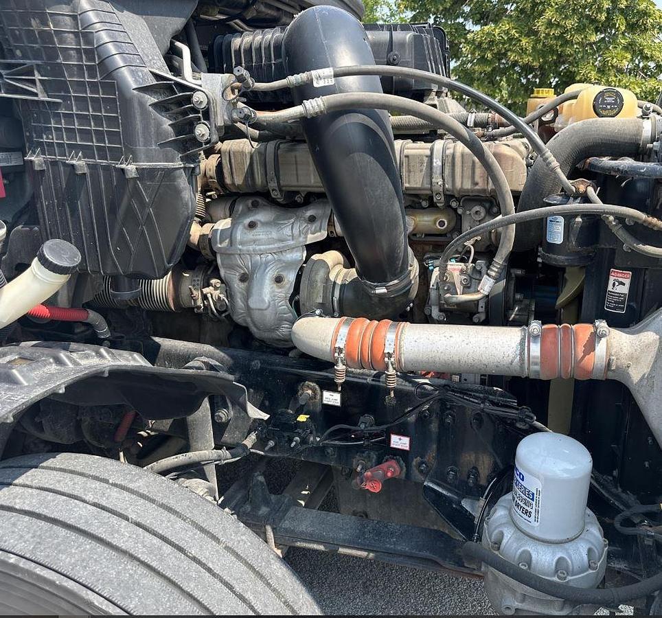 Used 2019 Freightliner Cascadia 126