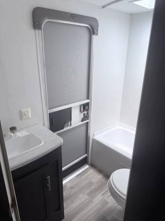 Used 2018 Forest River Wildwood X-Lite 263BH XL | Bunkhouse | Outdoor Kitchen | Fireplace | Like New