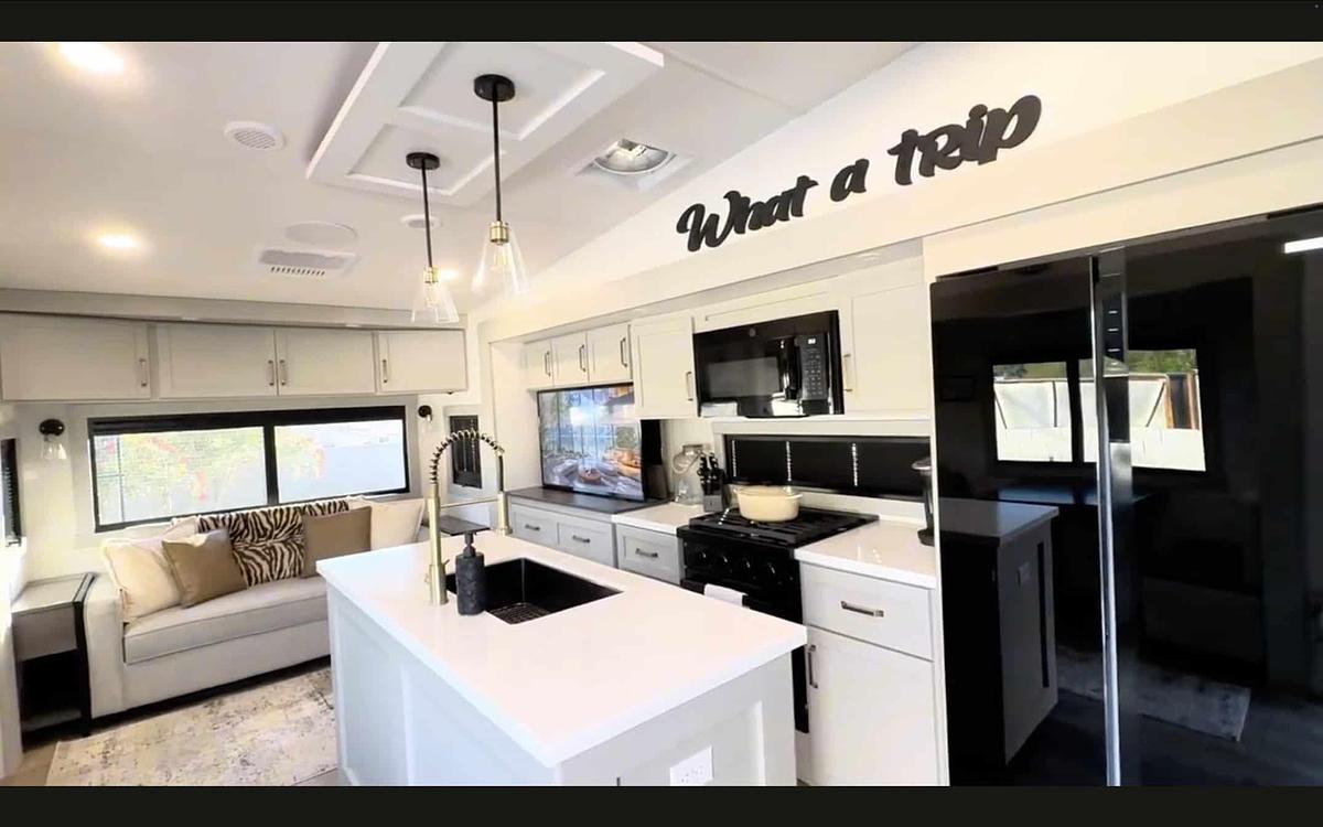 Used 2024 Brinkley Z3100