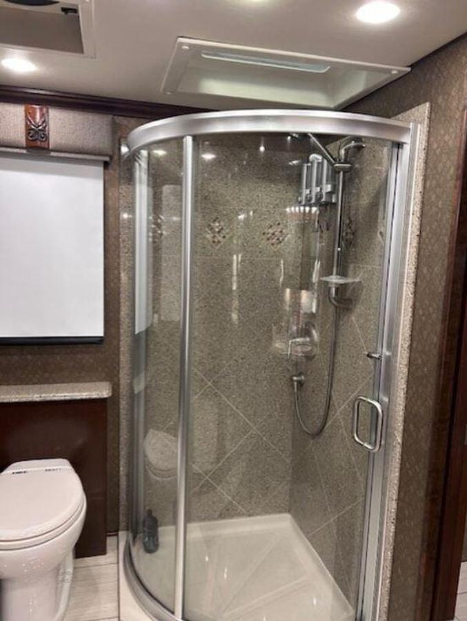 Used 2017 American Coach American Dream 45T