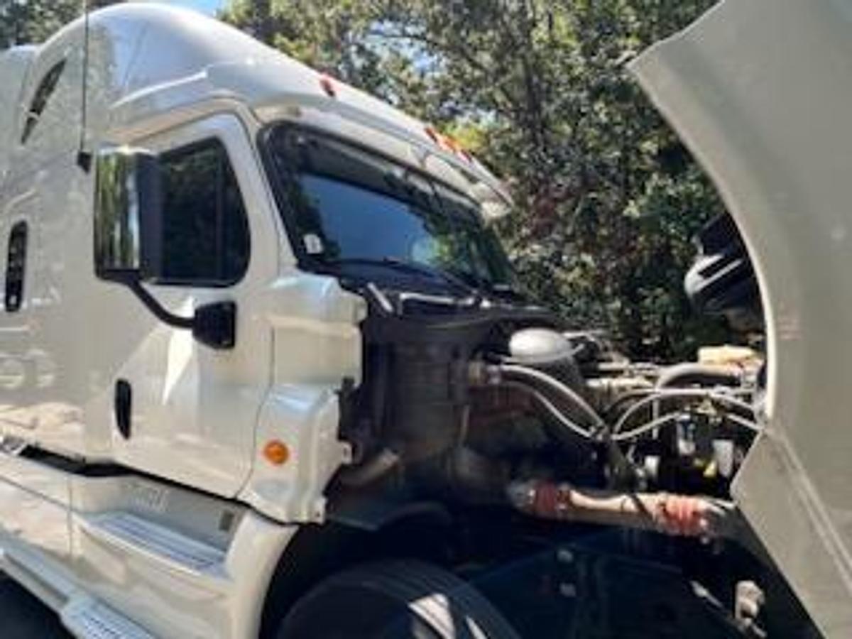 Used 2013 Freightliner Cascadia 125