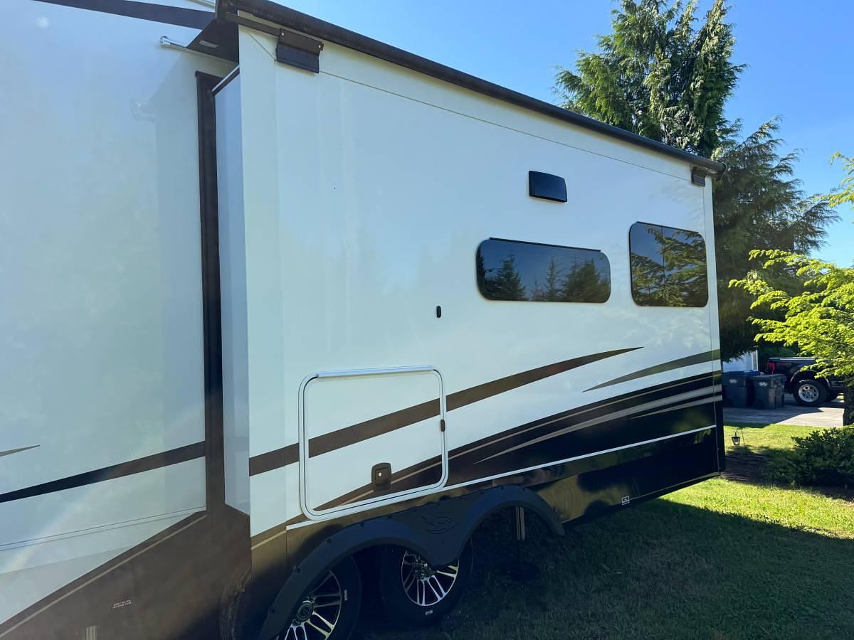 Used 2024 Jayco Pinnacle 38FLS Fifth Wheel