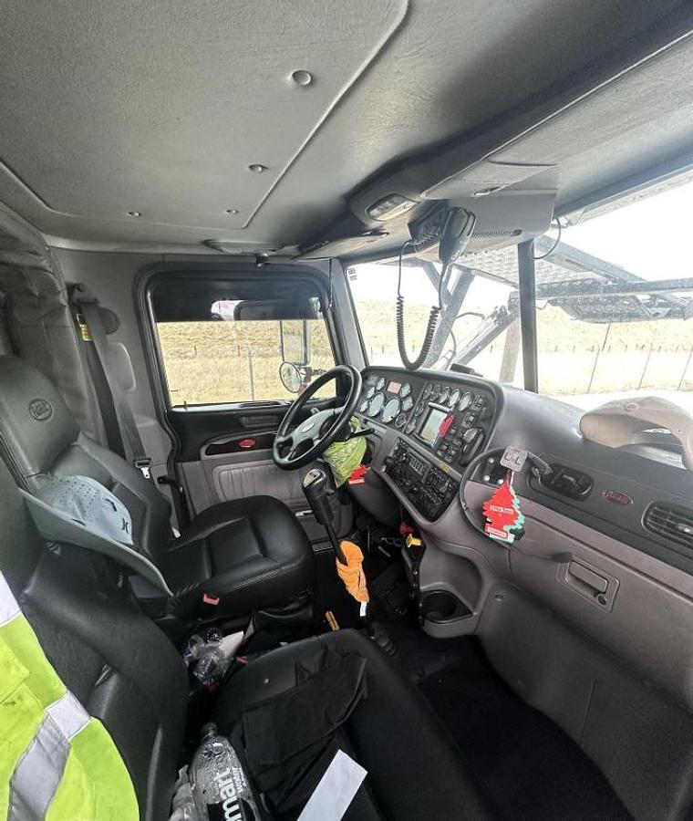 Used 2015 Peterbilt 389