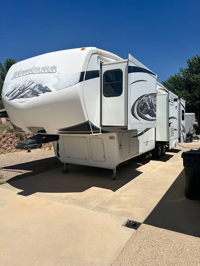 Used 2015 Keystone Montana Fifth Wheel