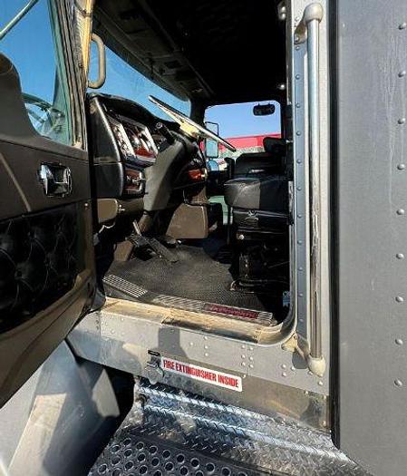 Used 2012 KENWORTH T800