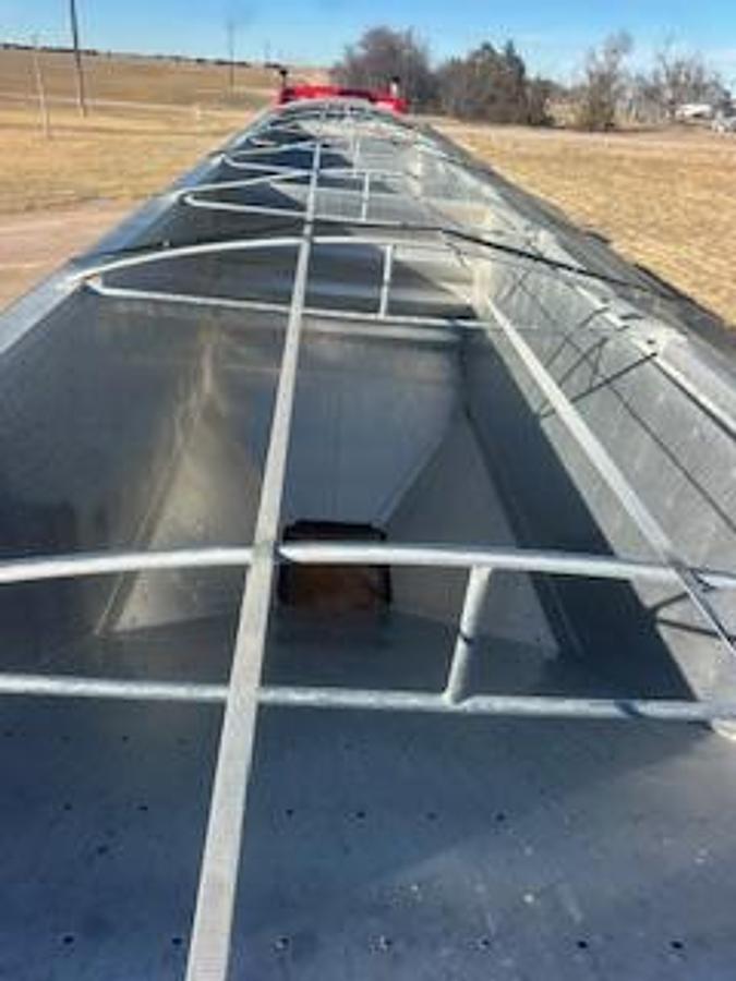 Used 2015 Wilson Hopper Grain Trailer