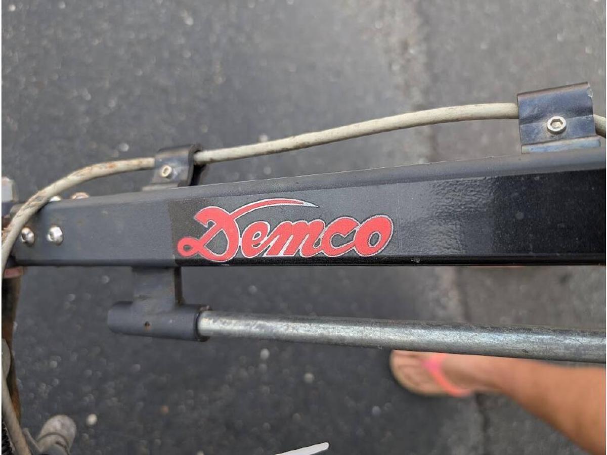 Used 2006 Fourwinds Hurricane 33H