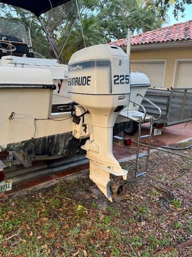 Used 1990 Hydra Sports 2000 Vector Cc