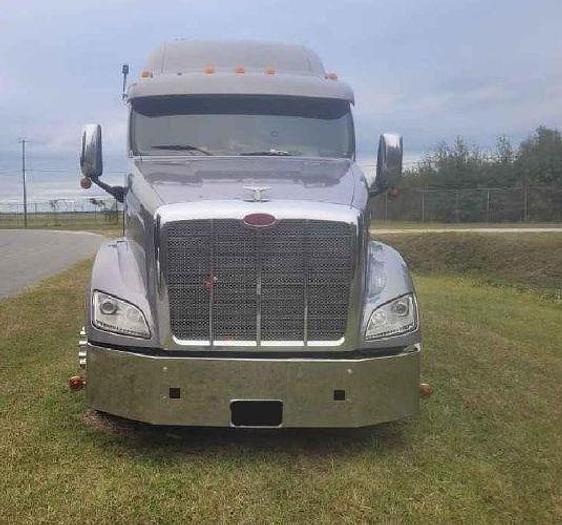 Used 2012 Peterbilt 587