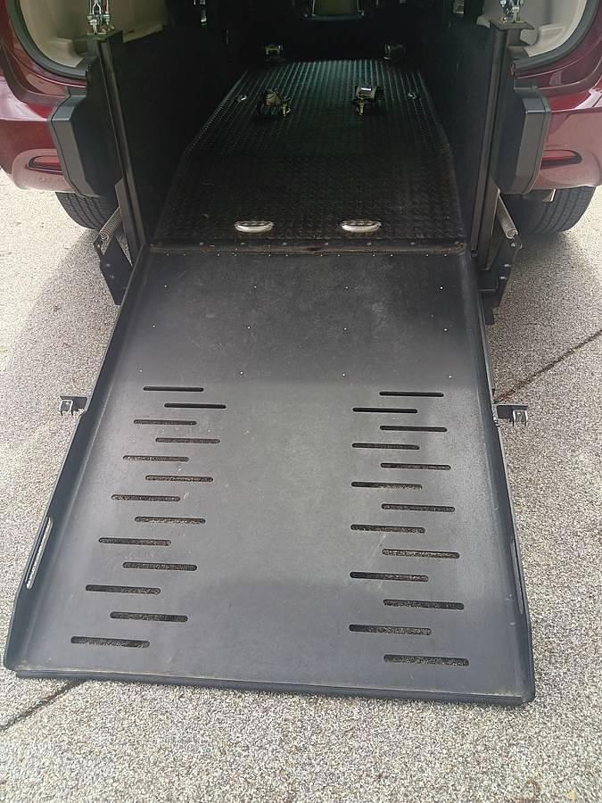 Used 2023 CHRYSLER Voyager