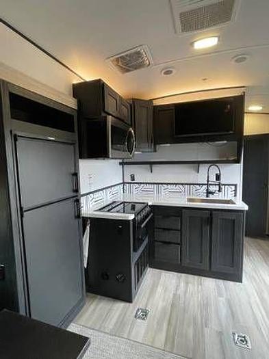 Used 2022 CRUISER STRYKER ST2816 TOY HAULER