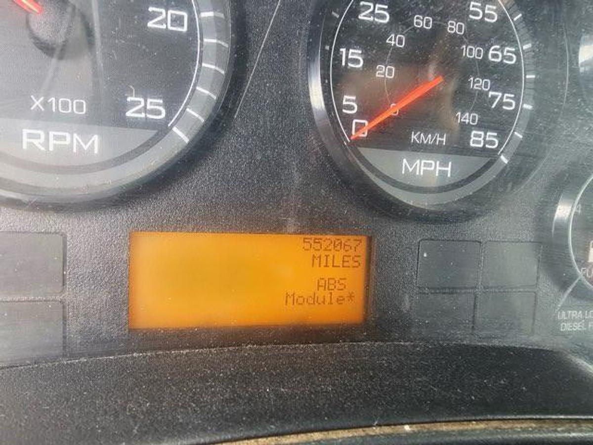 Used 2014 International Prostar Conventional Sleeper Semi