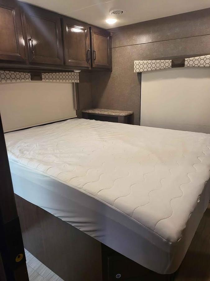 Used 2020 Thor Motor Coach Quantum Lf31