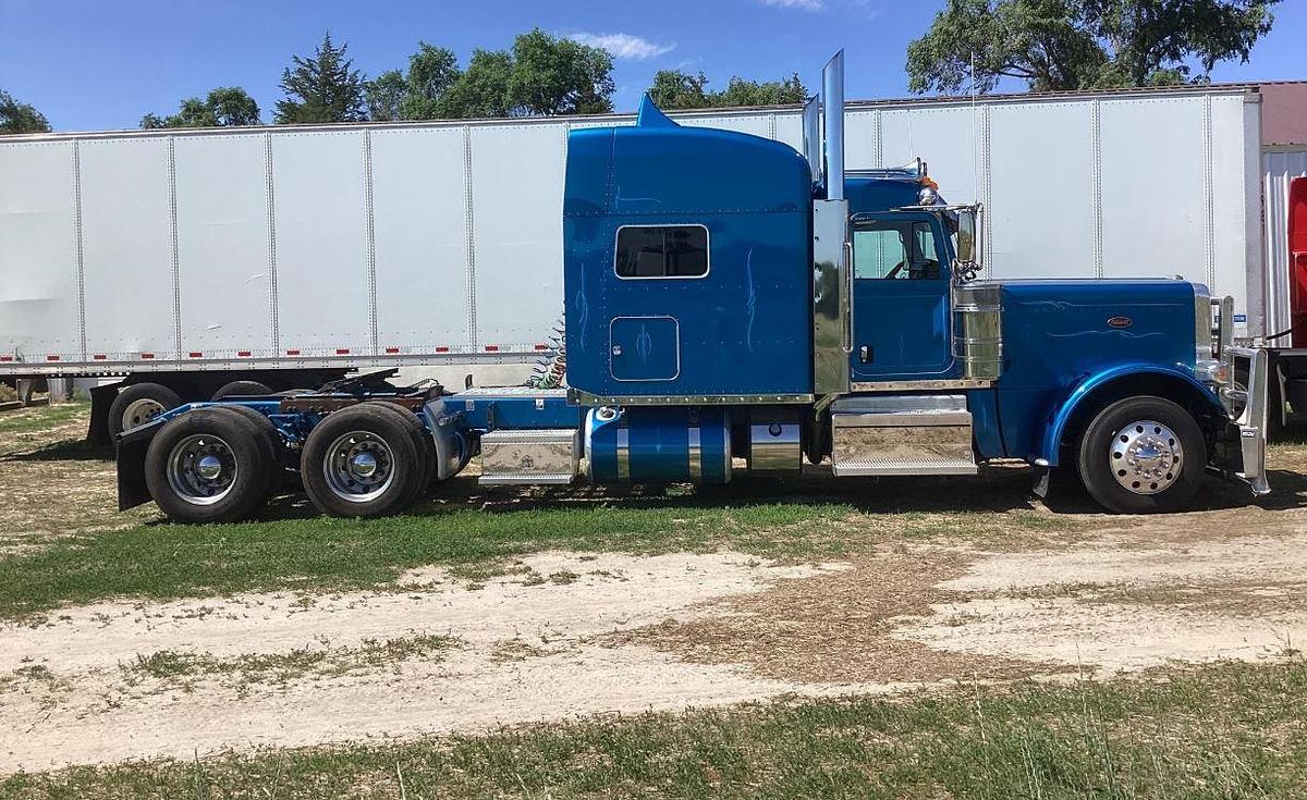 Used 2017 Peterbilt 389