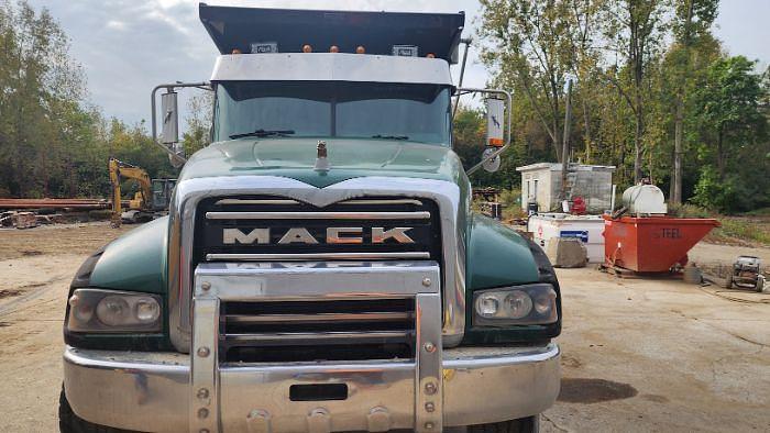 Used 2014 Mack GRANITE GU713
