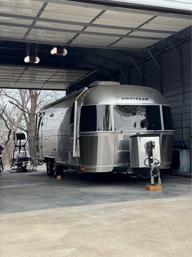 Used 2024 Airstream International 25FB Twin Travel Trailer