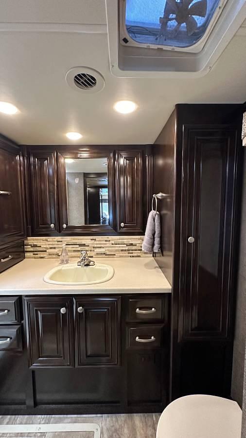 Used 2017 Thor Motor Coach Palazzo 36.1 Class A Motorhome