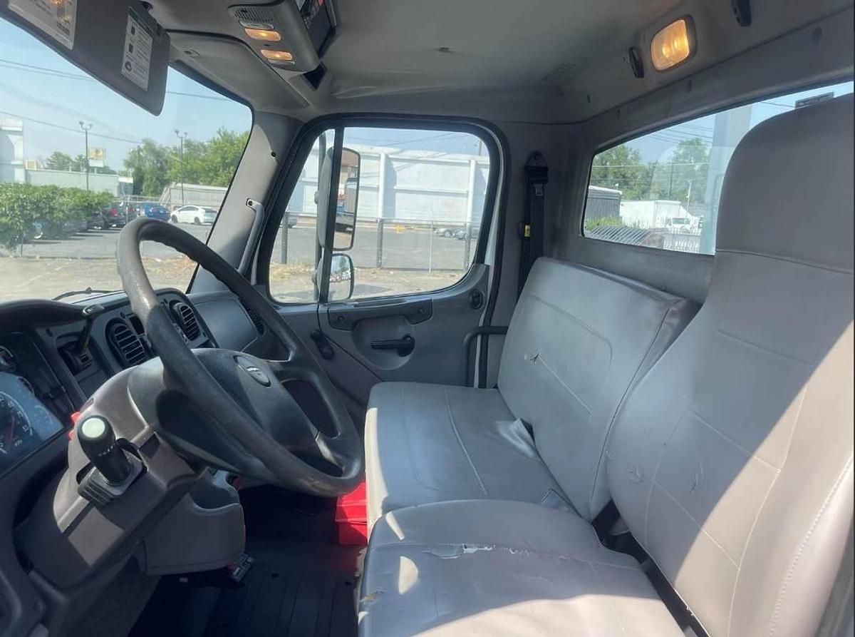 Used 2015 Freightliner M2 106 4x4 Boom