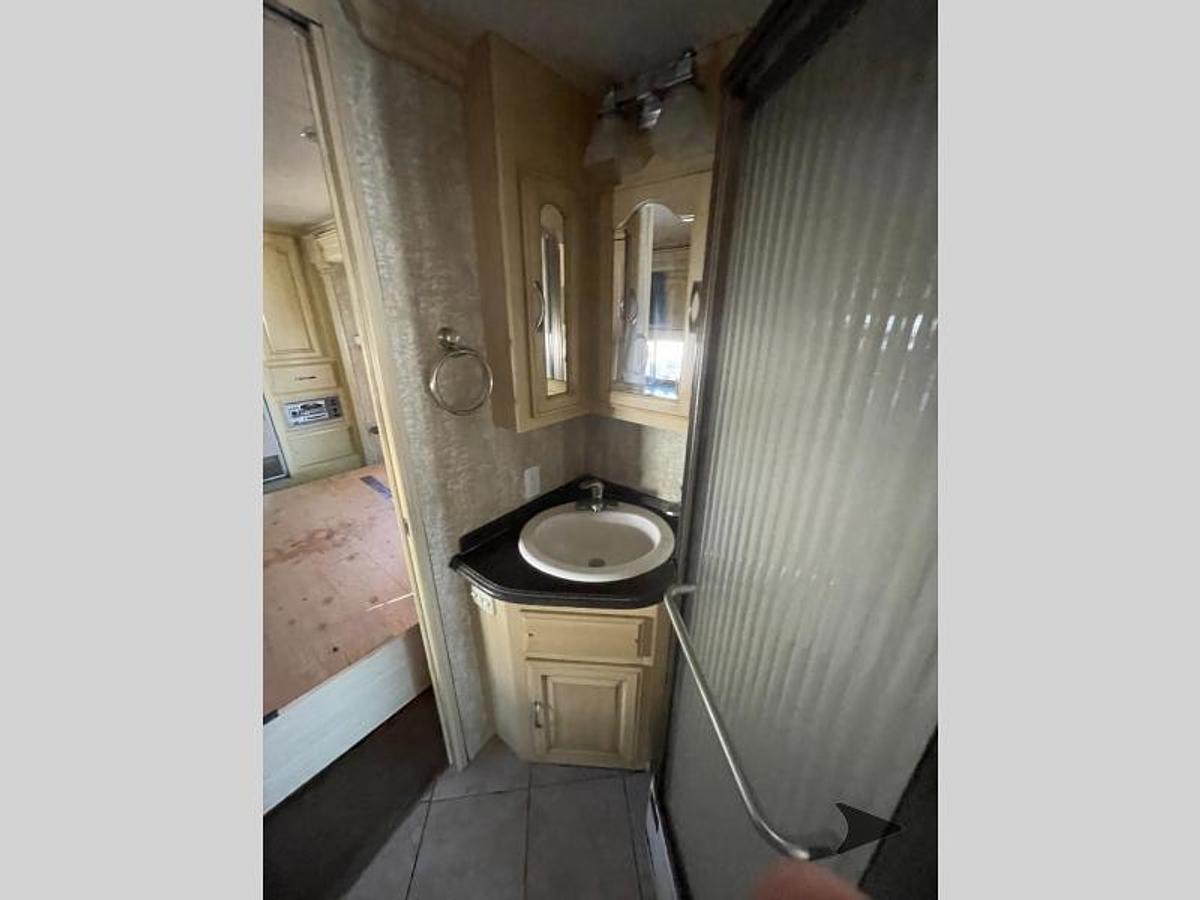 Used 2007 Coachmen RV Sportscoach Legend 40QS Class A Motorhome