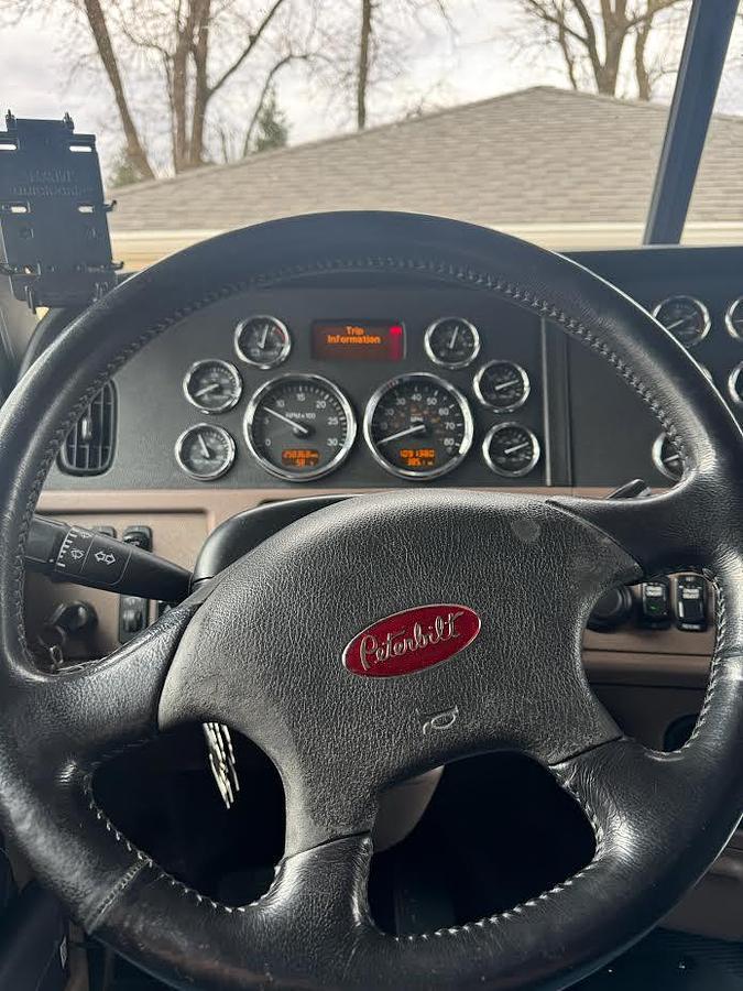 Used 2013 Peterbilt 389