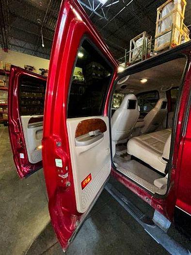 Used 2001 Ford Super Duty F-350 SRW Lariat